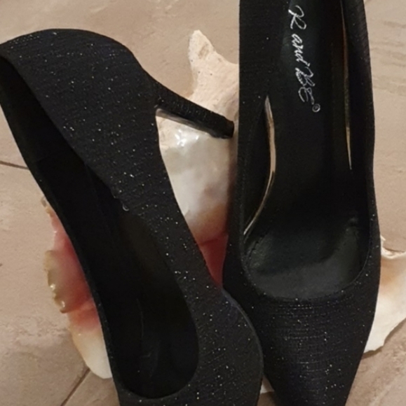 New beautiful black shoes with some sparkes*** - Picture 2 of 6
